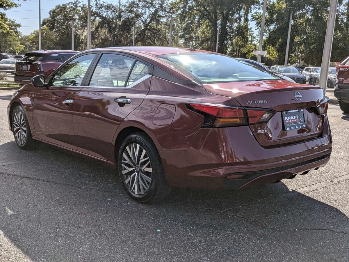 2025 Nissan Altima SV - Photo 6