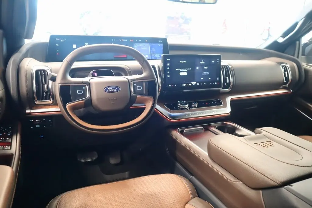 2025 Ford Expedition MAX King Ranch photo 2