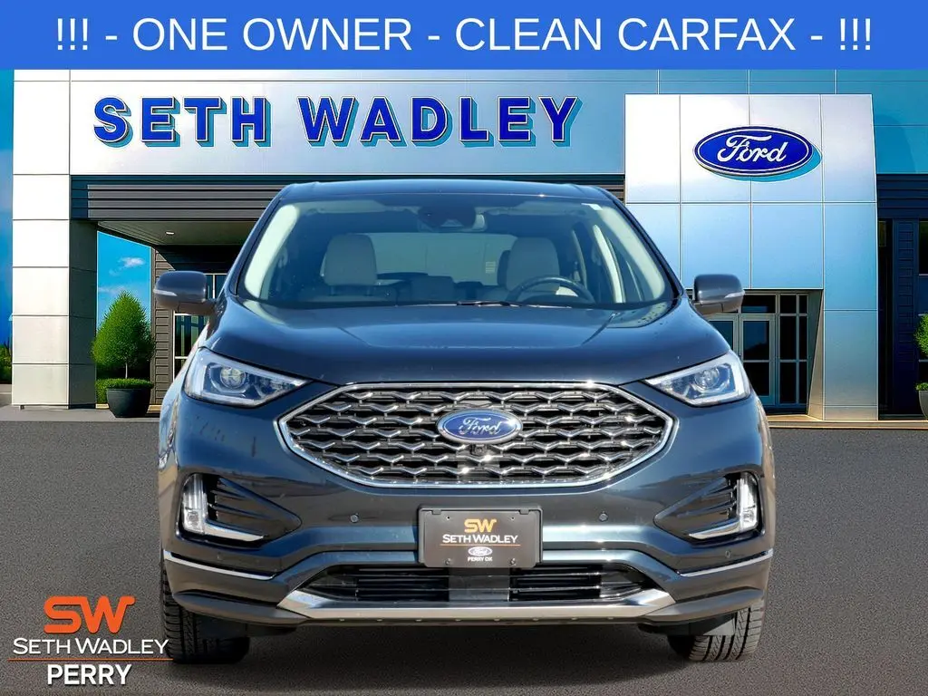 2024 Ford Edge Titanium photo 2