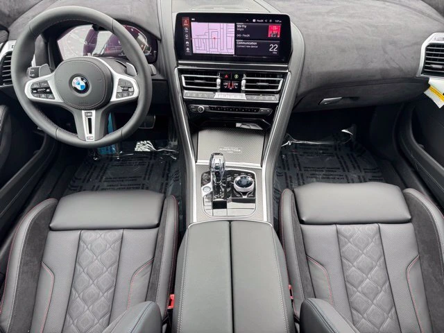 2026 BMW 8 Series M850i - Photo 17