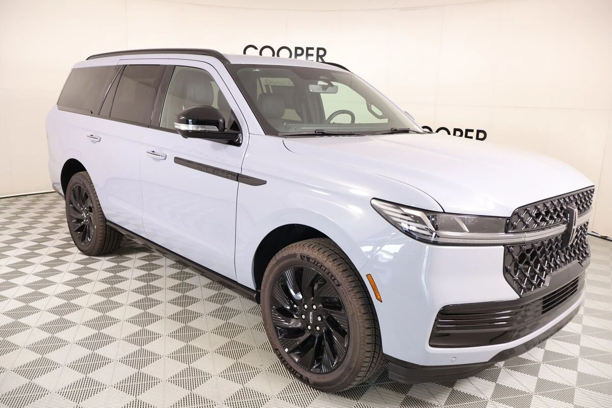 2025 Lincoln Navigator Reserve 4WD's photo