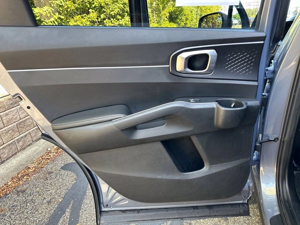 2022 Kia Sorento LX - Photo 29