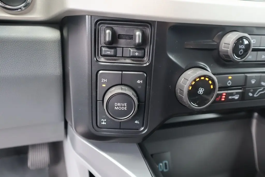 2026 Ford F-250 XLT photo 9
