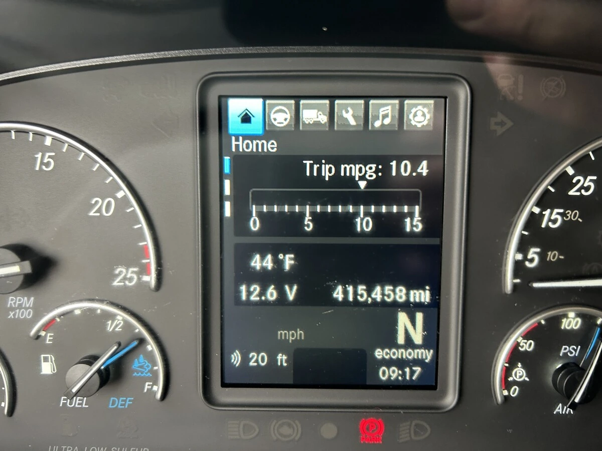 2022 Freightliner Cascadia - image 22