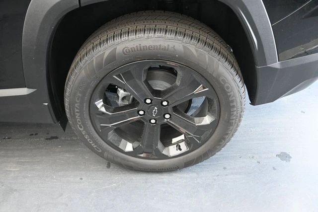 2027 Chevrolet Equinox LT - Photo 11