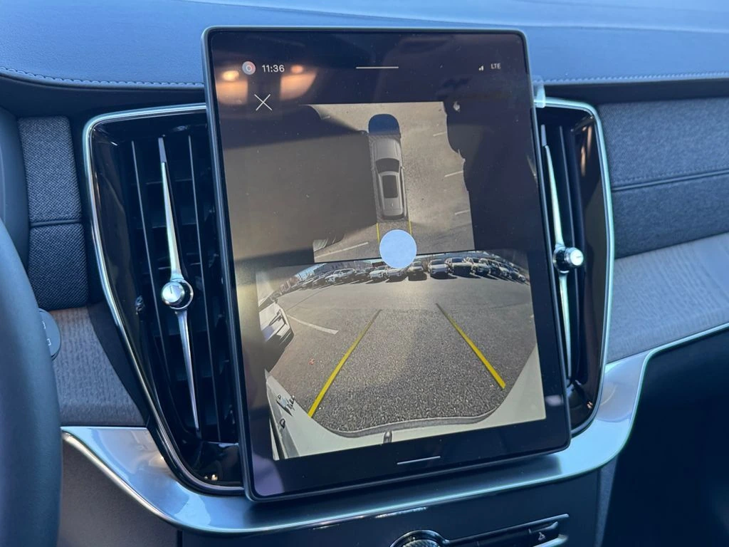 2026 Volvo - image 20