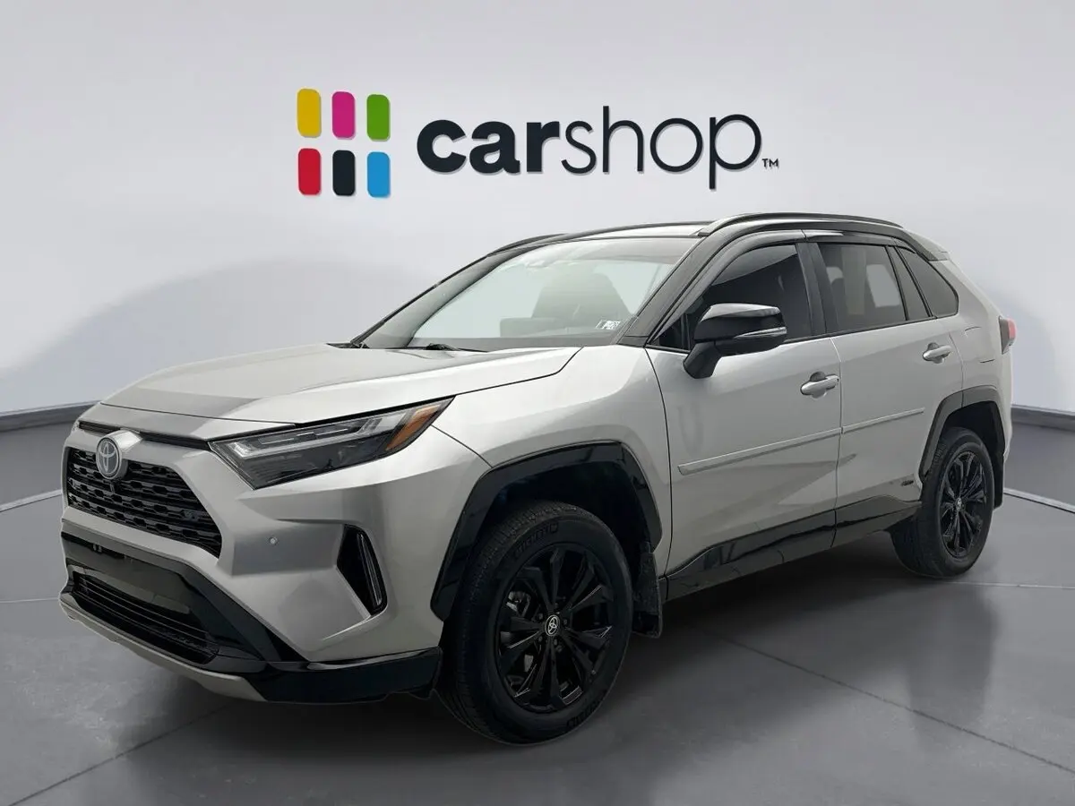 2024 Toyota RAV4 XSE's photo
