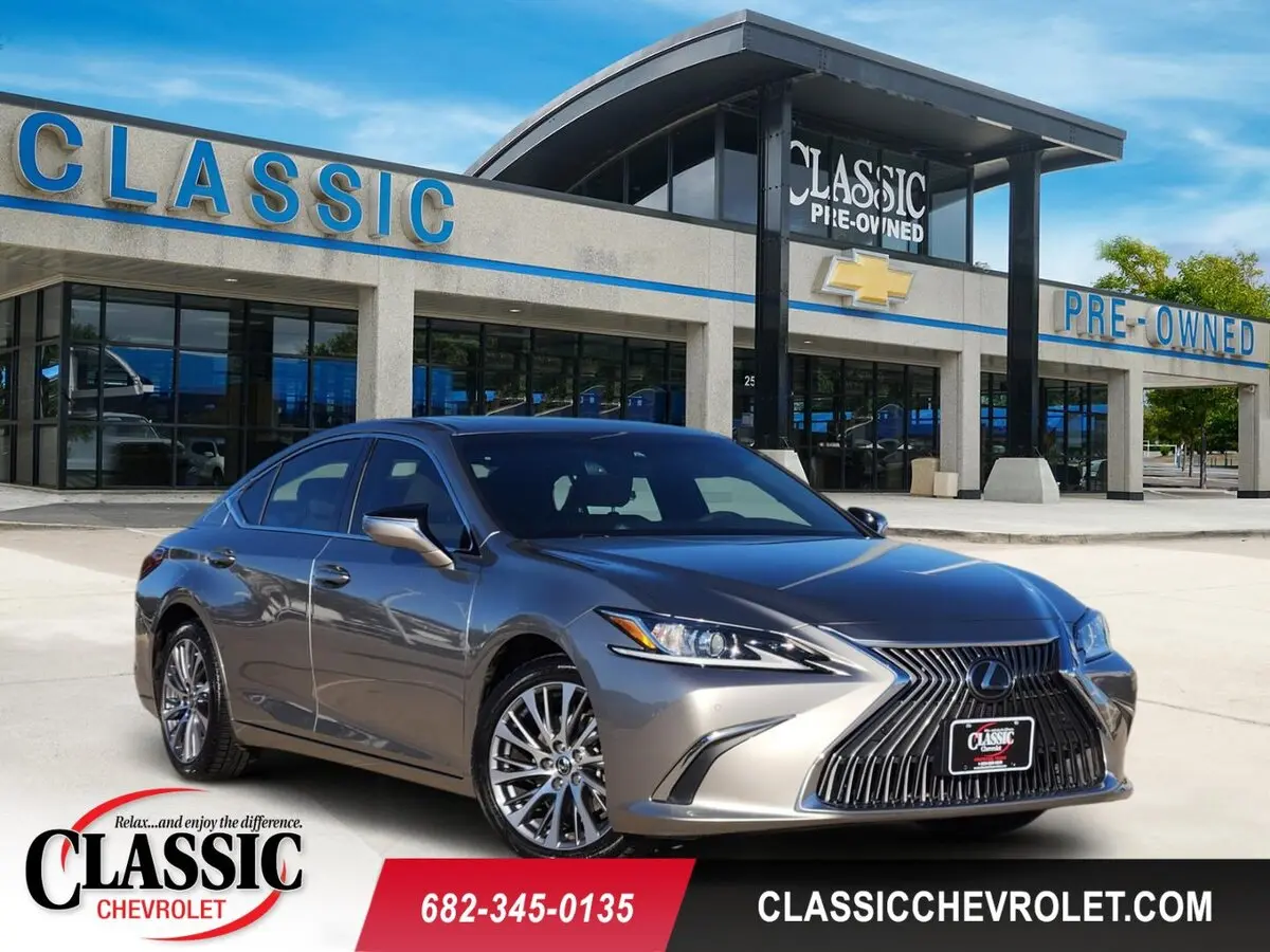 2019 Lexus ES 350's photo