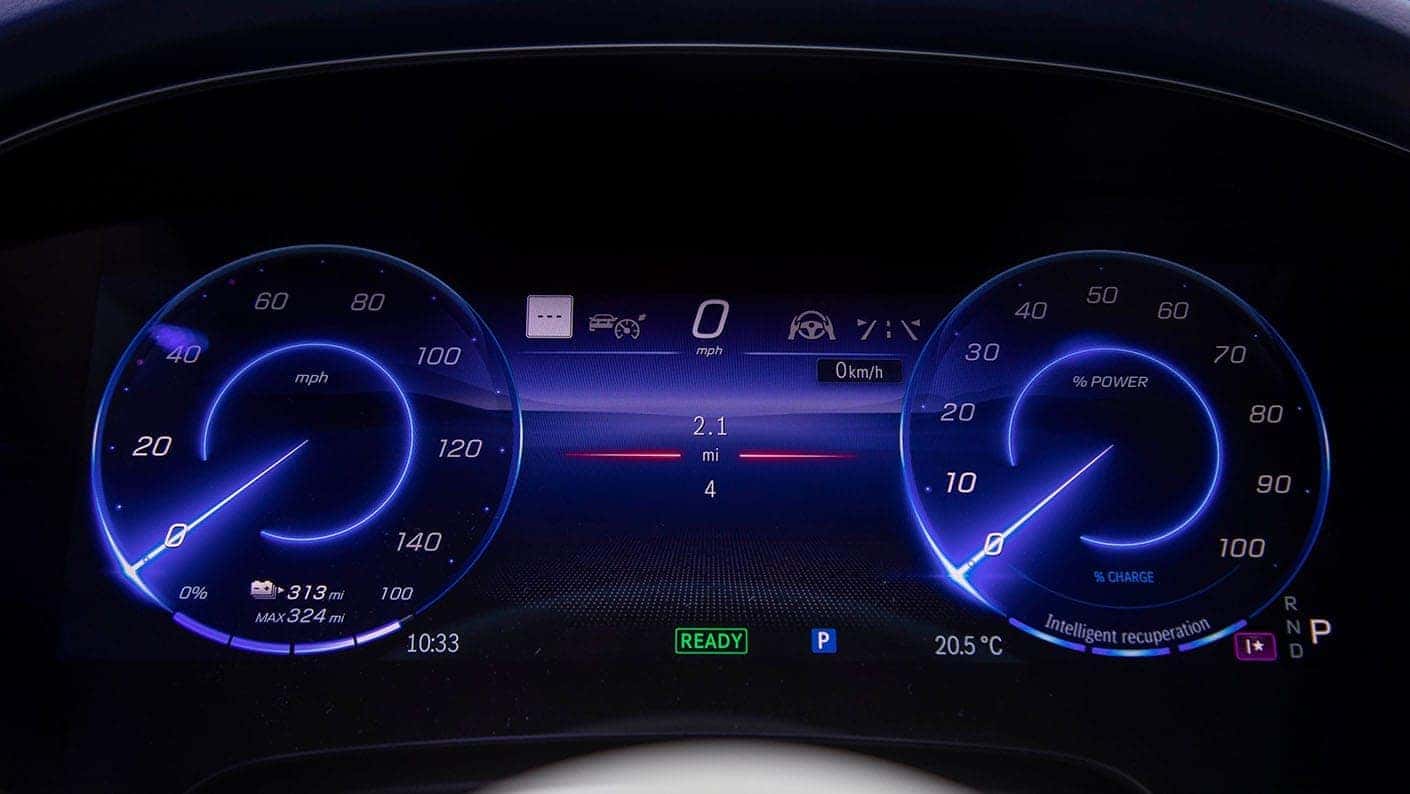 The front dashboard of the new Mercedes-Benz EQS LEV