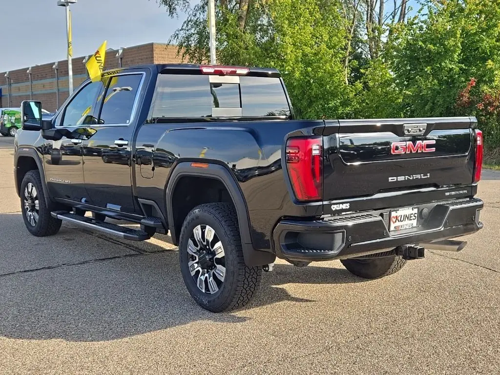 2025 Gmc Sierra HD Denali photo 4
