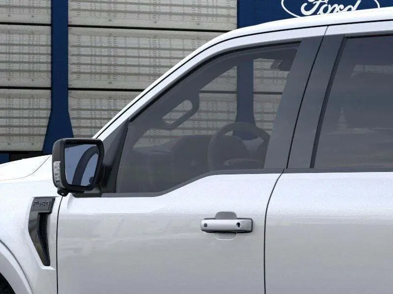 2025 Ford F-150 XLT photo 18