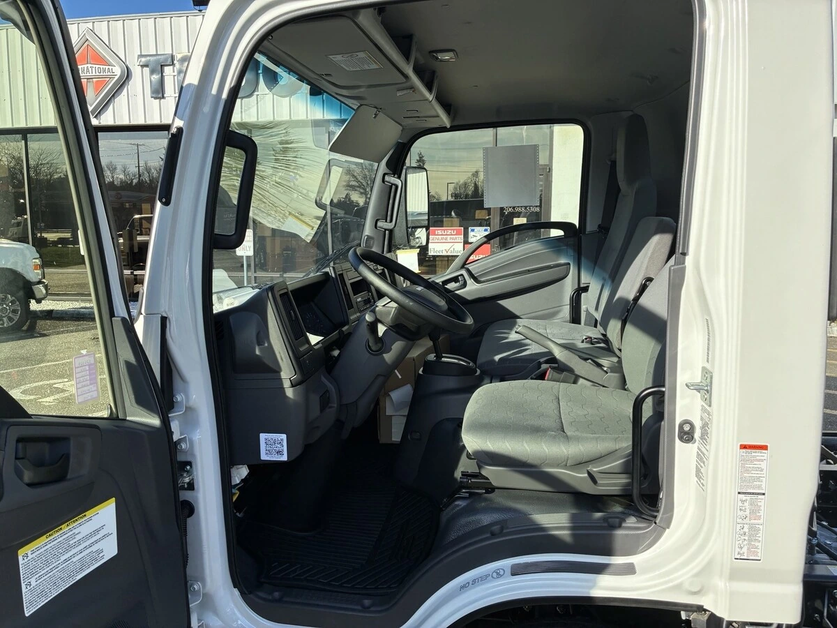 2026 Isuzu NRR — photo 7