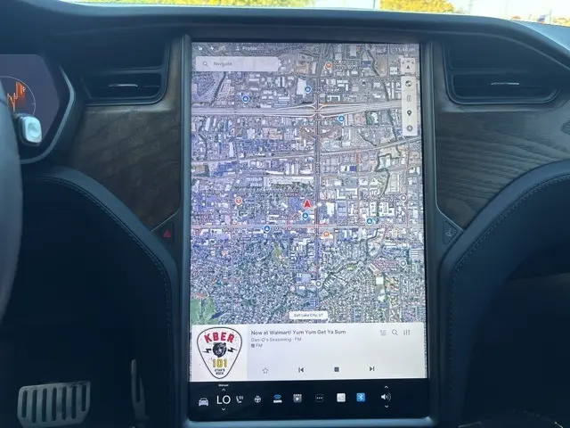 2020 Tesla Model X Long Range photo 26