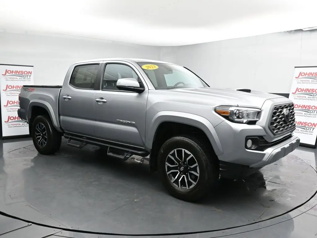 2023 Toyota Tacoma TRD Sport Double Cab V6 photo 2