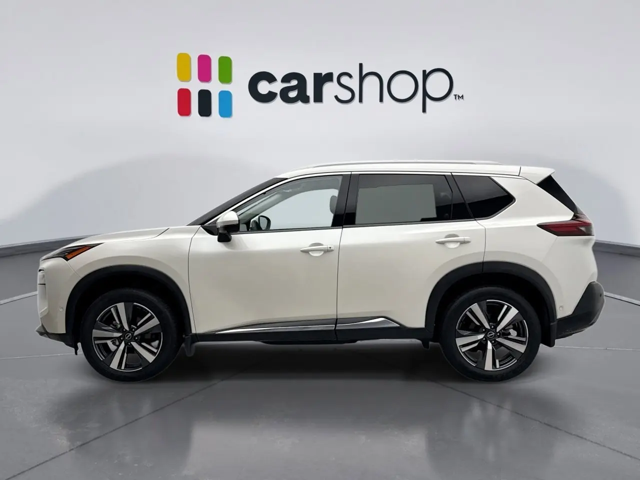 2023 Nissan Rogue SL photo 2