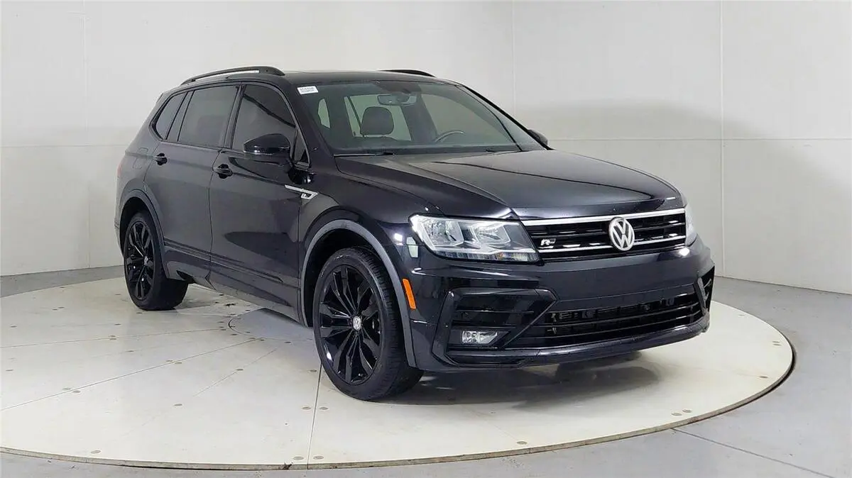 2021 Volkswagen Tiguan SE R-LINE BLACK's photo