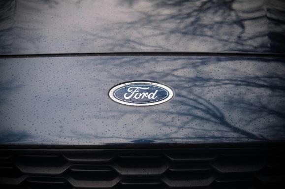 Front closup view of a ford logo on a car
