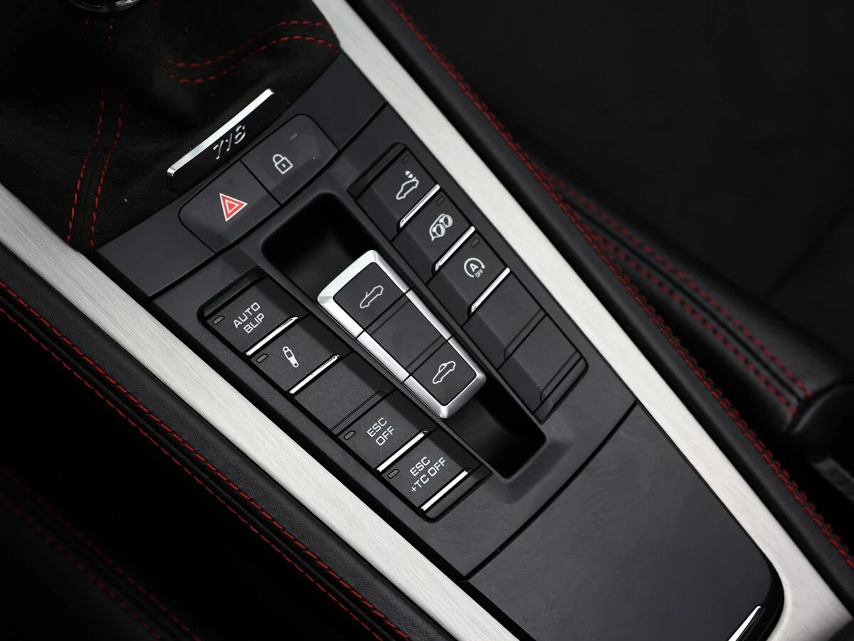 2022 Porsche 718 Spyder - Photo 37