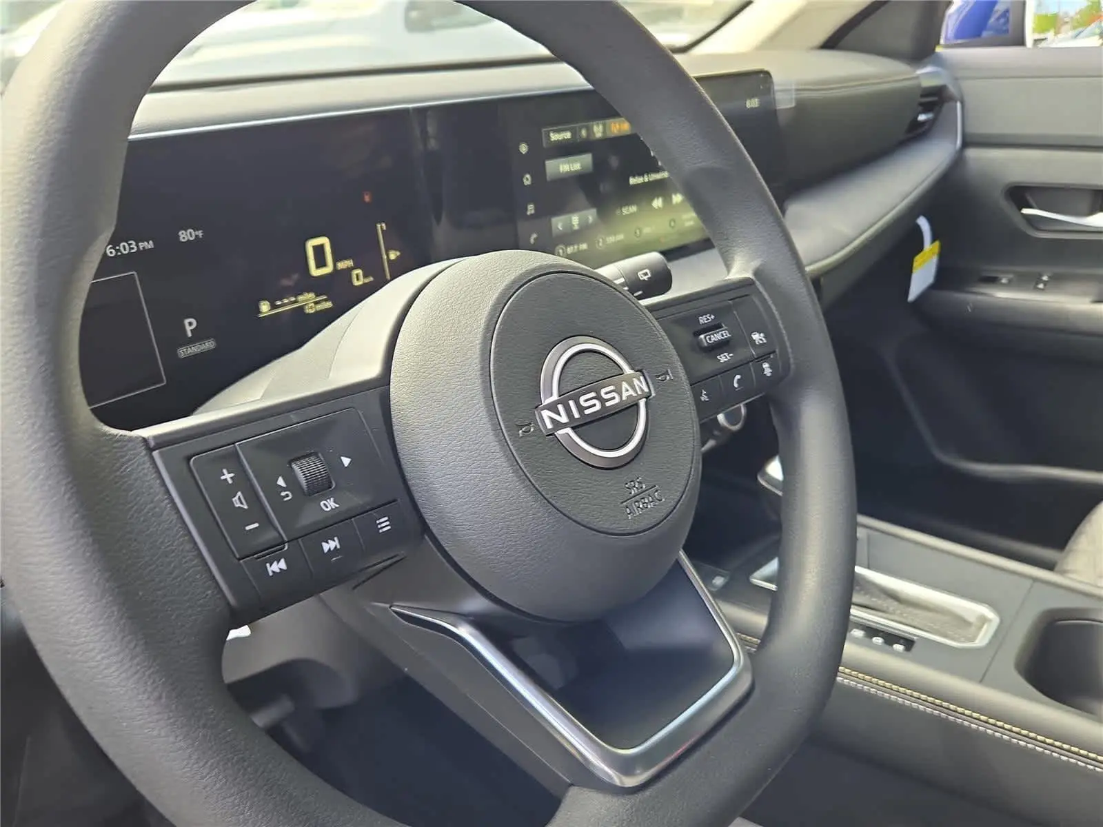 2025 Nissan Kicks SV photo 6