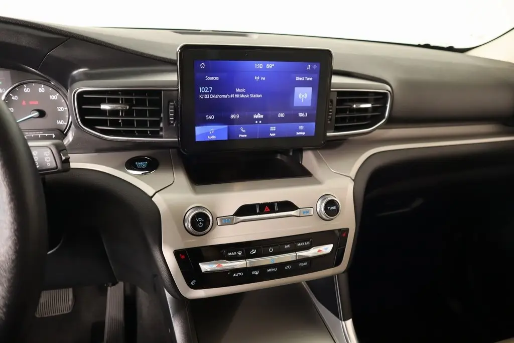 2024 Ford Explorer XLT photo 4