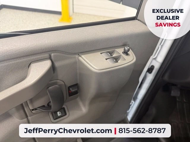 2026 Chevrolet Express Cargo Work Van - Photo 9
