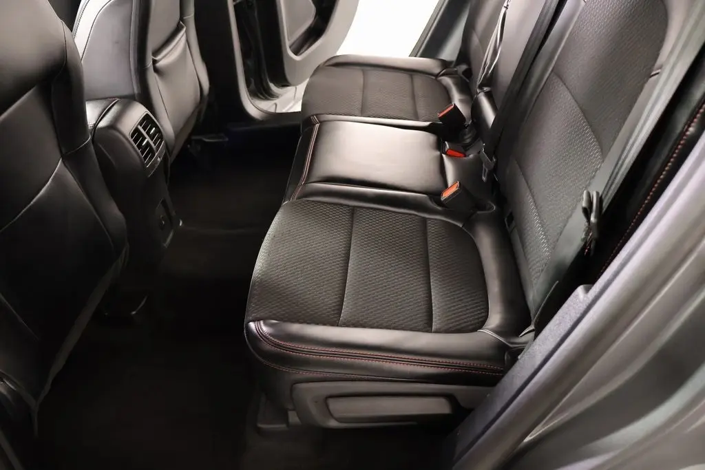 2025 Ford Escape ST-Line photo 4