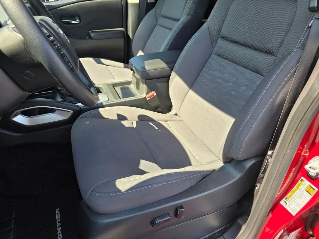 2023 Nissan Frontier SV photo 19