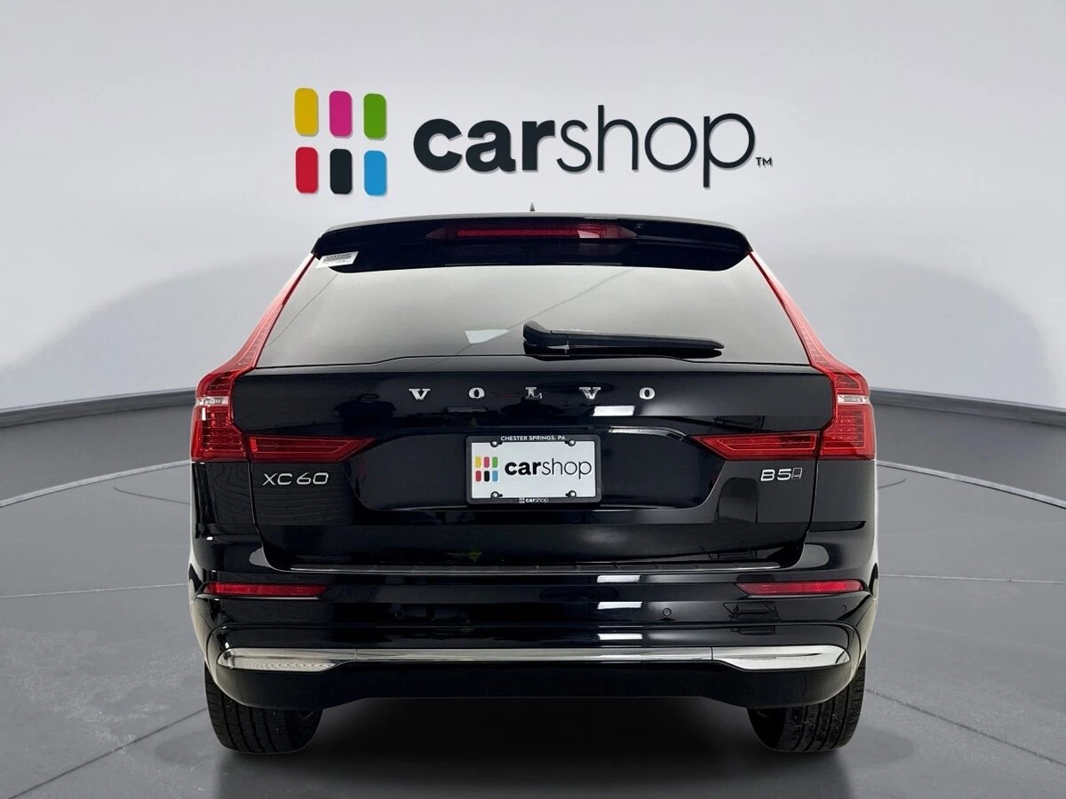 2023 Volvo - image 4
