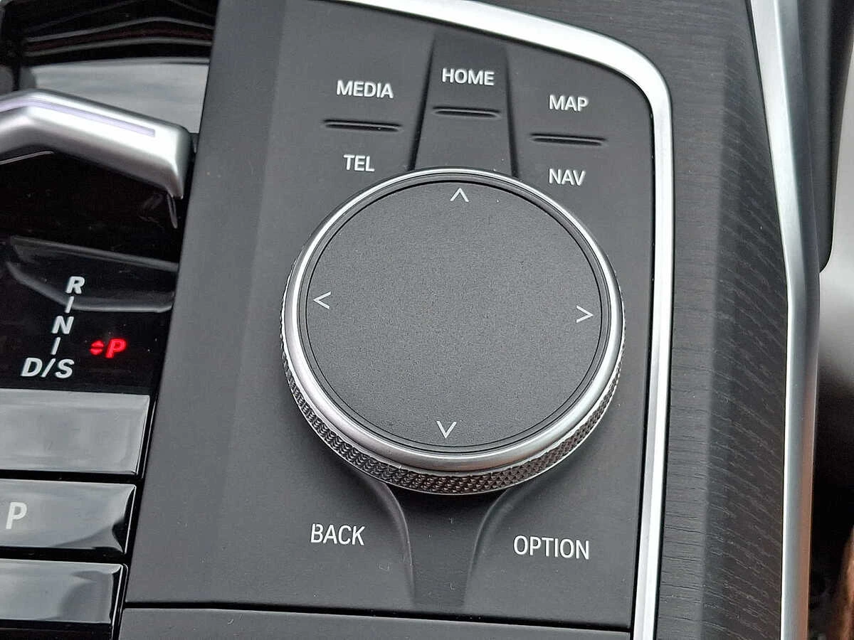 2025 BMW 3 Series 330i - Photo 22