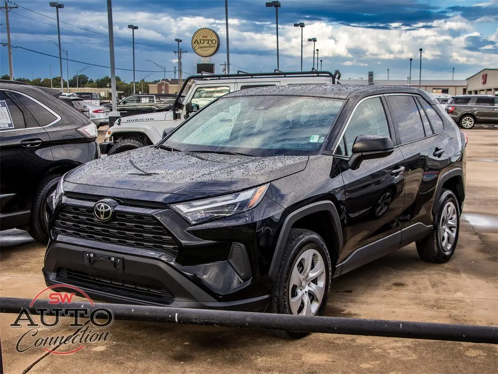 2024 Toyota RAV4 LE photo 2