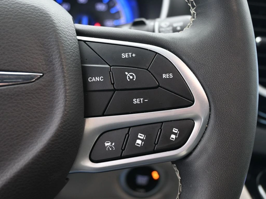 2024 Chrysler Pacifica Touring L - Photo 33