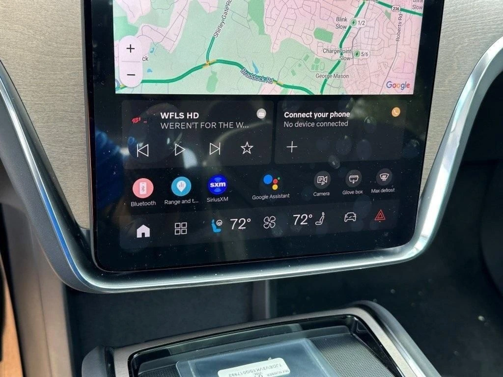 2025 Volvo - image 20