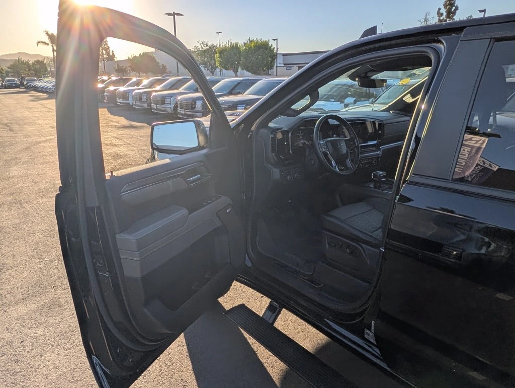 2024 Chevrolet Silverado 1500 ZR2 - Photo 33