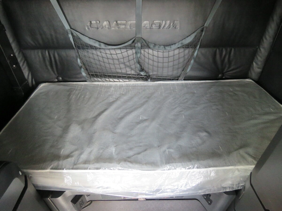 2023 Freightliner Cascadia - image 17