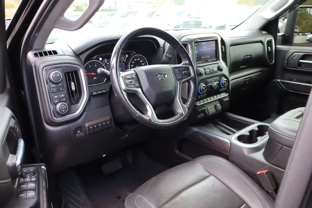 2022 Chevrolet Silverado LTZ photo 16