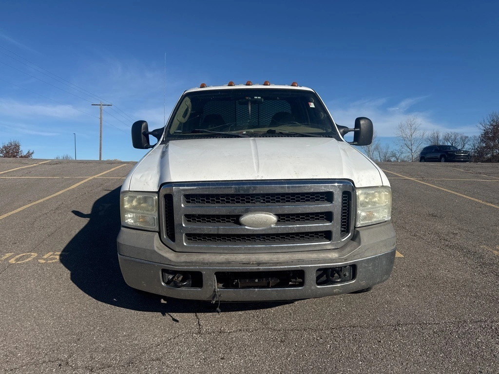 Used 2005 Ford F-350 Super Duty Chassis Cab XLT with VIN 1FDWW36P05EB51375 for sale in Bartlesville, OK