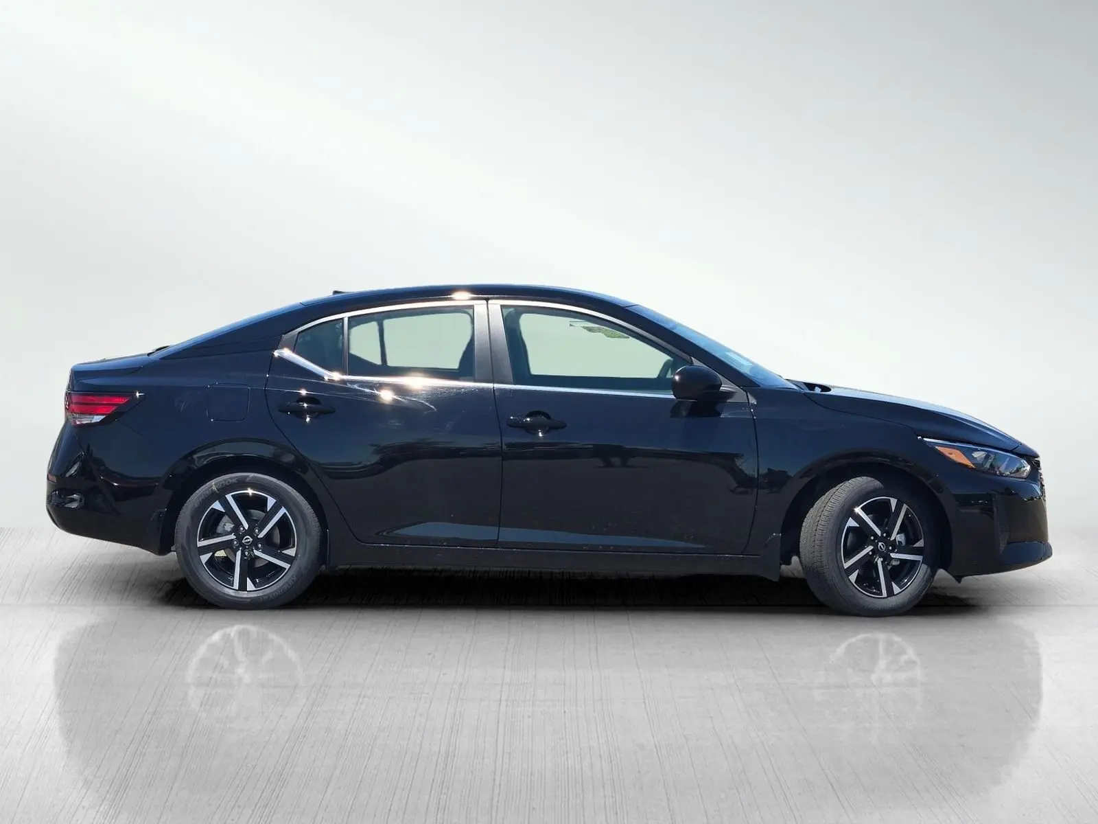 2025 Nissan Sentra SV photo 3