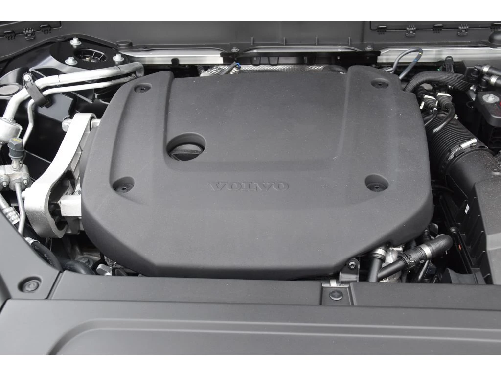2026 Volvo - image 21