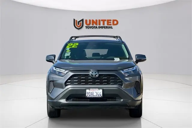 2022 Toyota RAV4 XLE photo 5