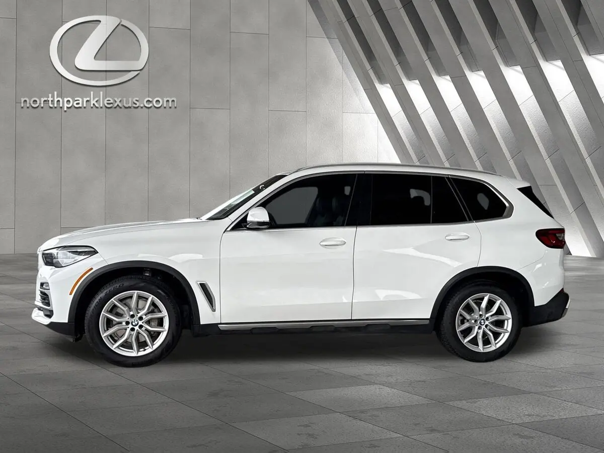 2020 BMW X5 40i's photo