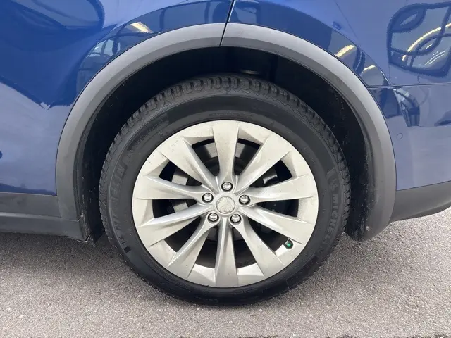 2018 Tesla Model X 75D photo 4