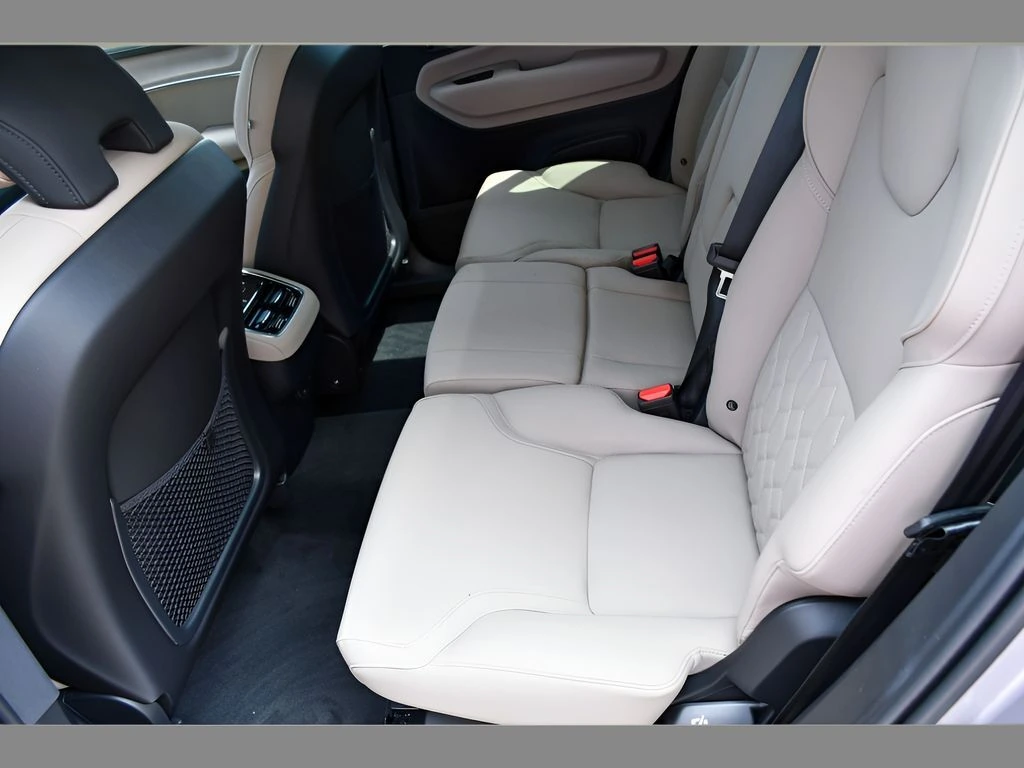 2026 Volvo XC90 Plus - Photo 15