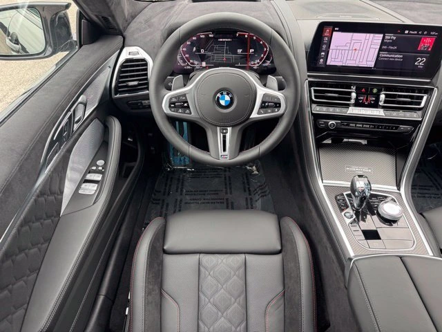 2026 BMW 8 Series M850i - Photo 18
