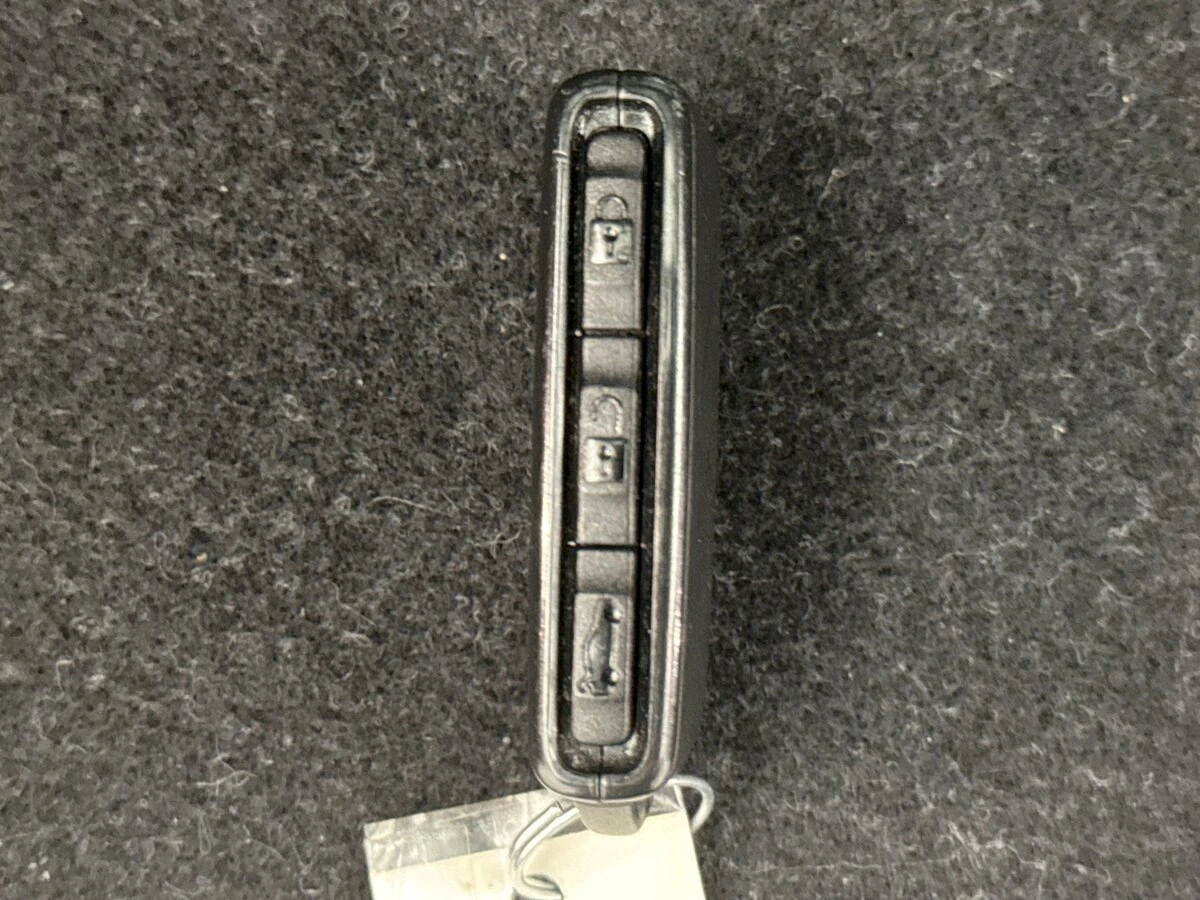 2025 Volvo - image 24