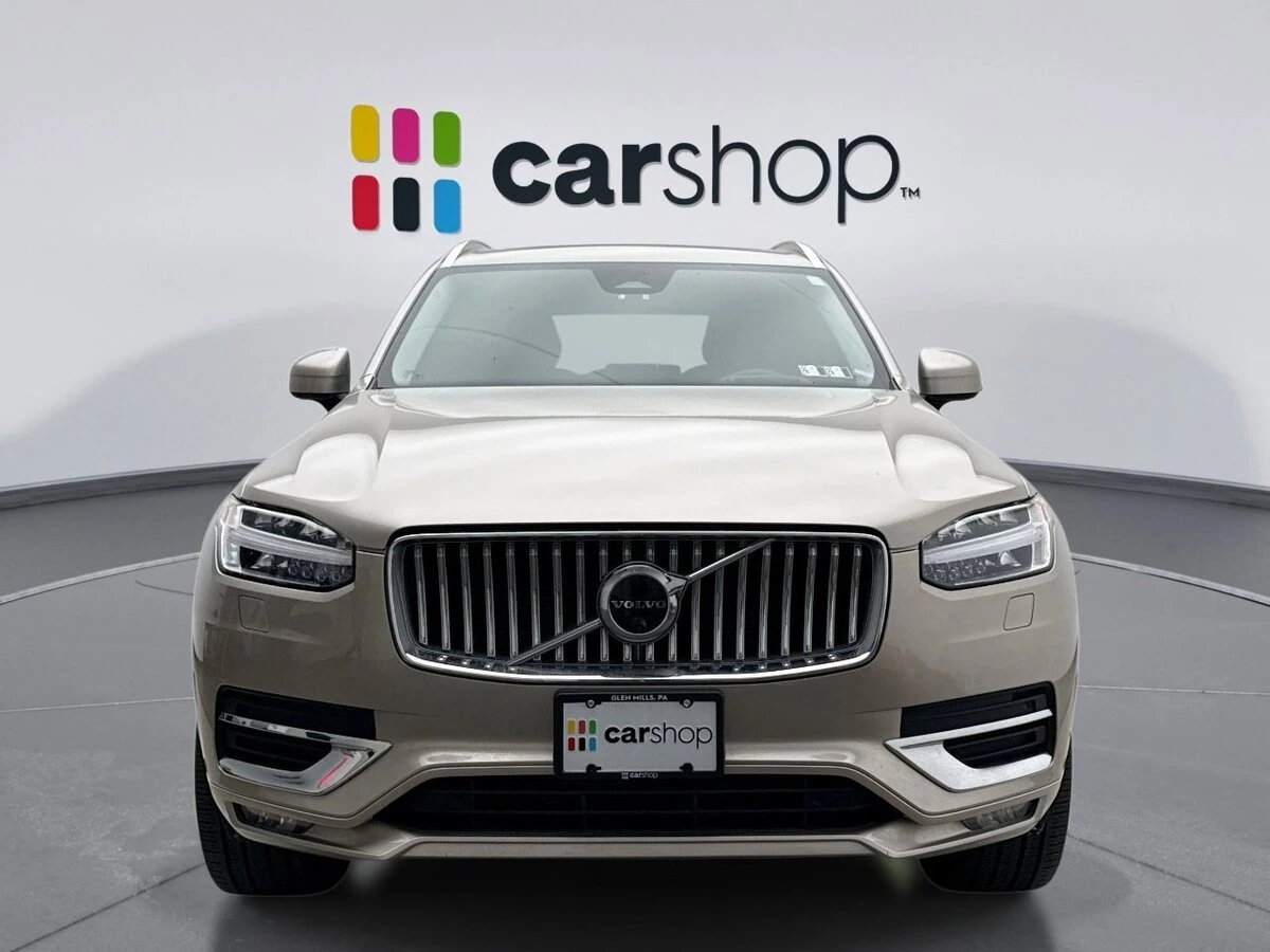 2023 Volvo - image 8