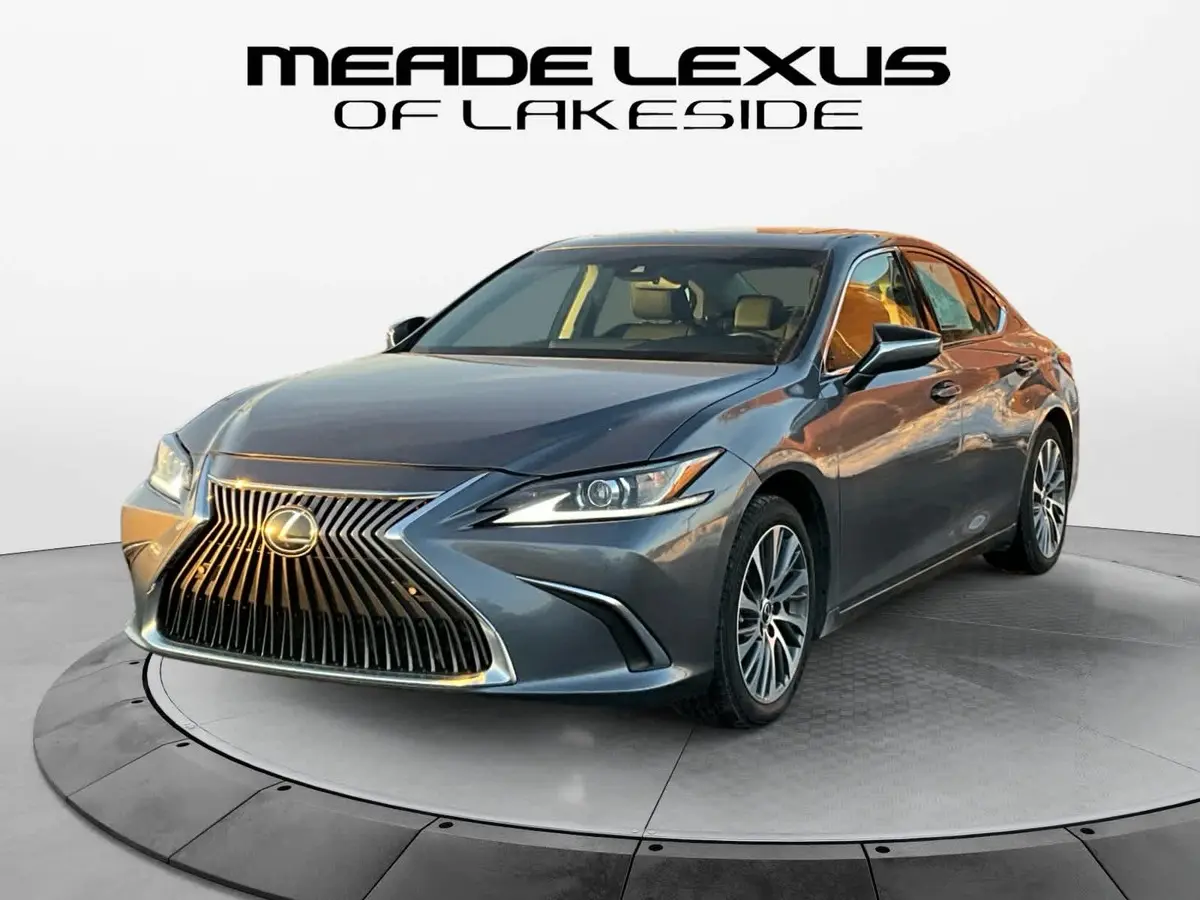 2021 Lexus ES 350's photo
