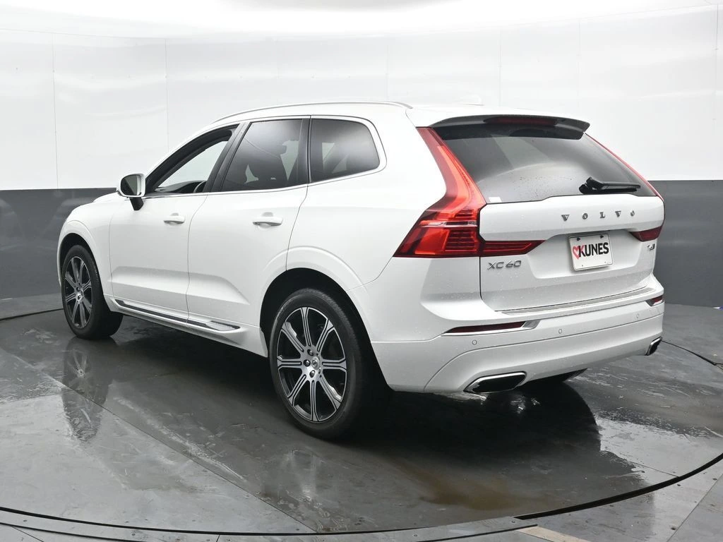 2020 Volvo - image 11