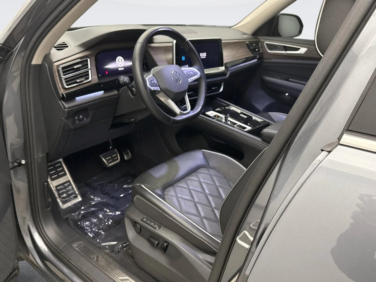 2024 Volkswagen Atlas SEL Premium R-Line - Photo 10