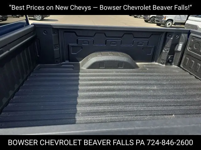 2025 Chevrolet Silverado 2500HD Custom photo 4
