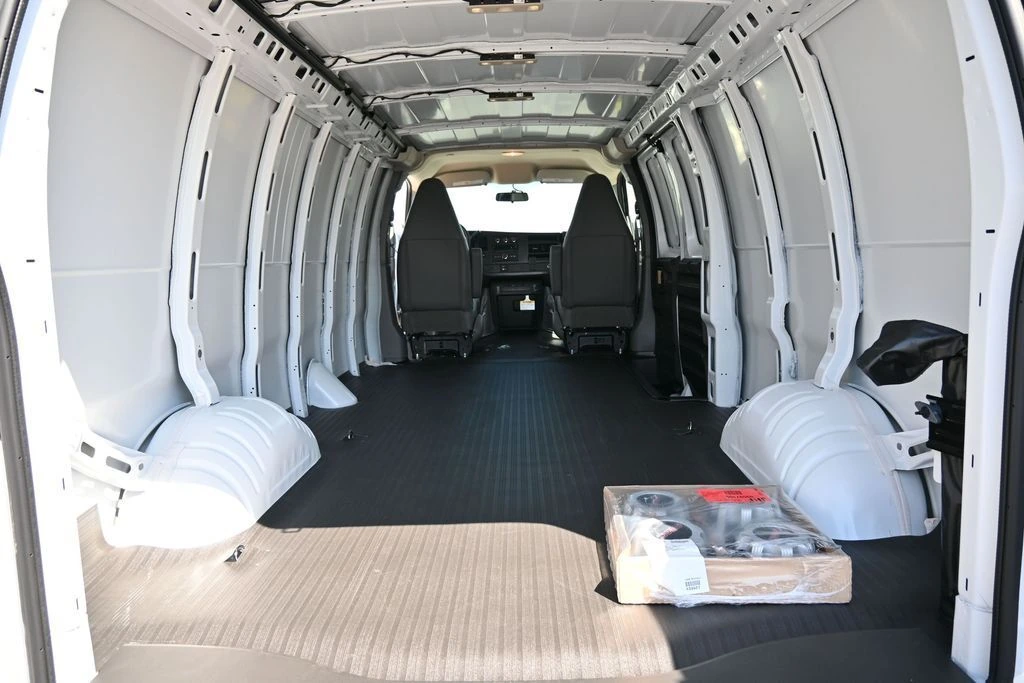 2026 GMC Savana Cargo Work Van - Photo 11